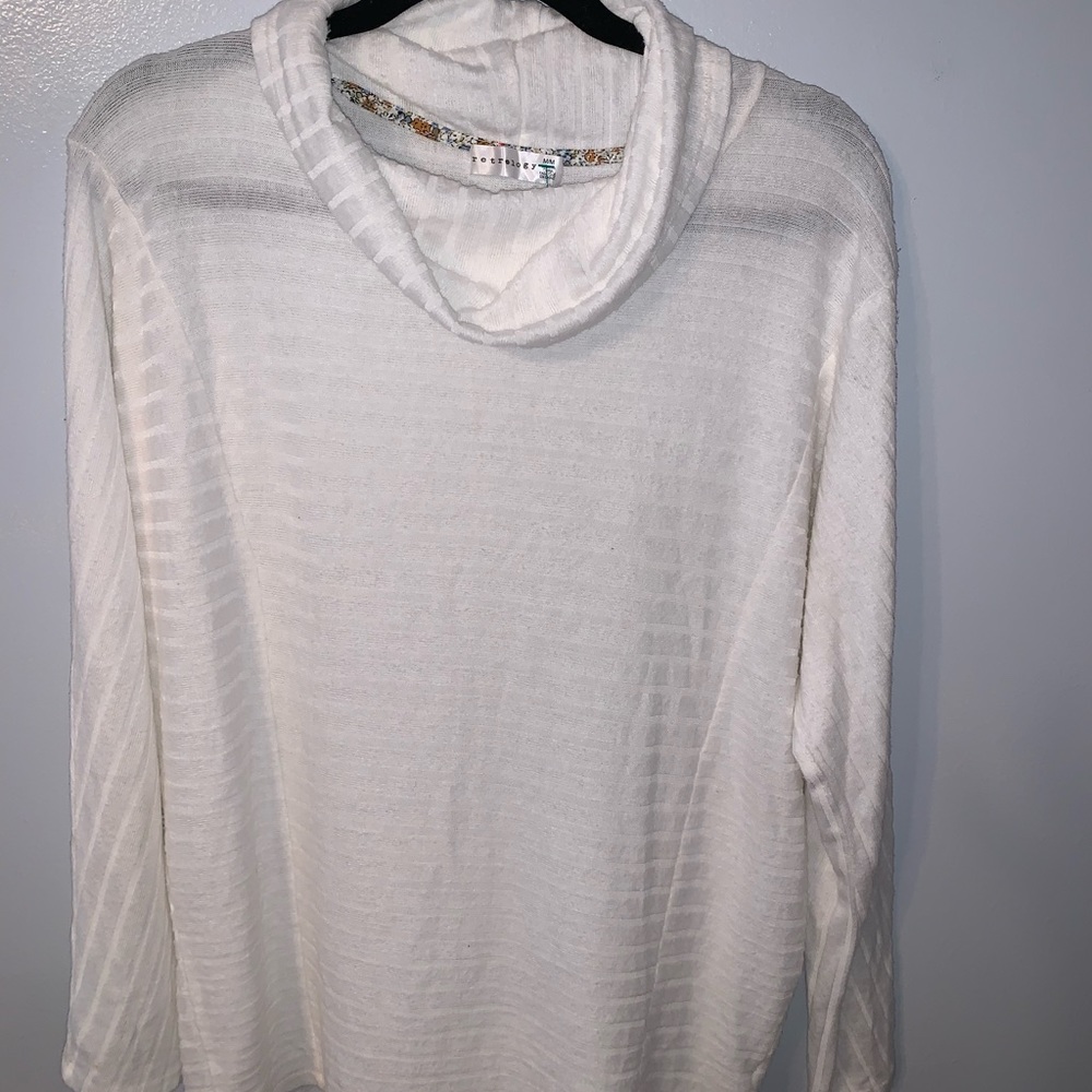 Women’s sweater
